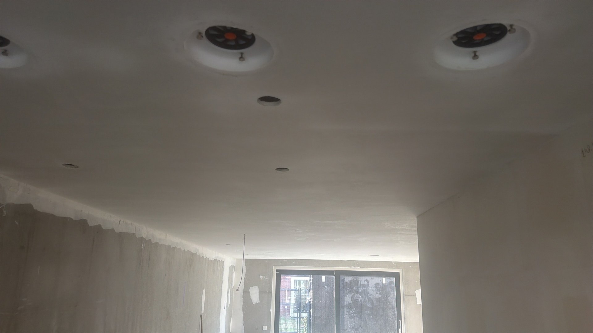 Verlaagd plafond met strak lichtplan